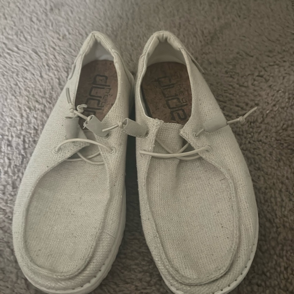 Hey dudes worn a few times